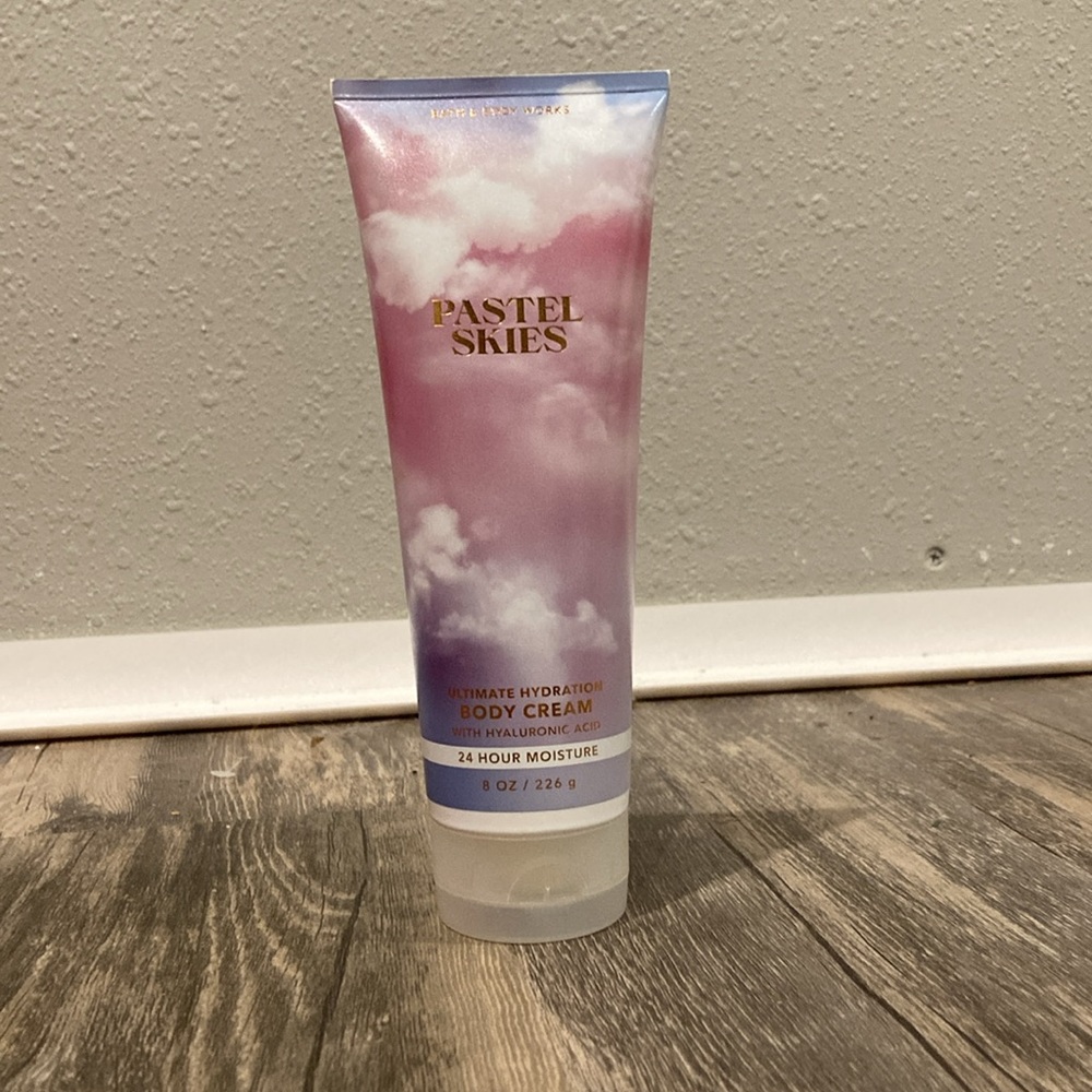 Bath & Body Works Pastel Skies ultimate hydration body cream